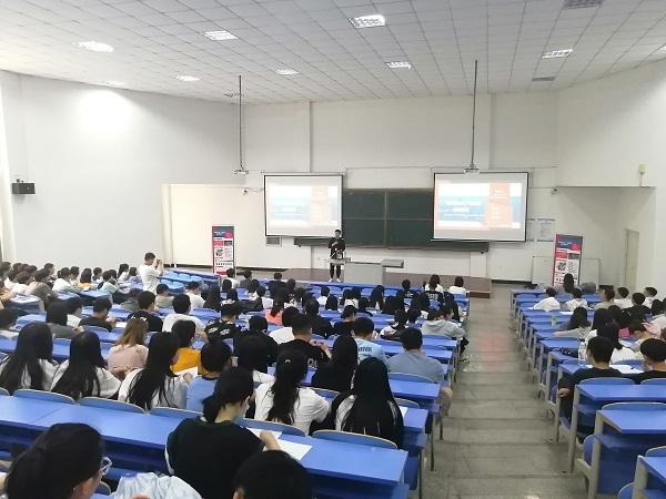 配图-williamhill官方网站举行第四届顺丰班选拔及顺丰企业专场宣讲会